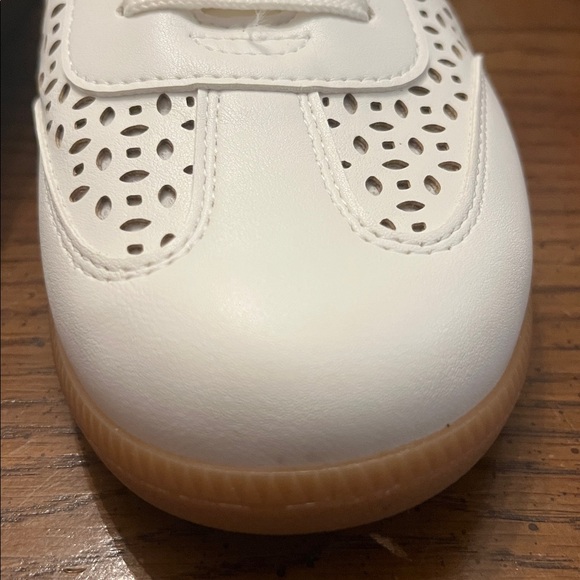 Dolce Vita White Perforated Sneakers with Gold Accents, size 8.5 - Picture 7 of 15